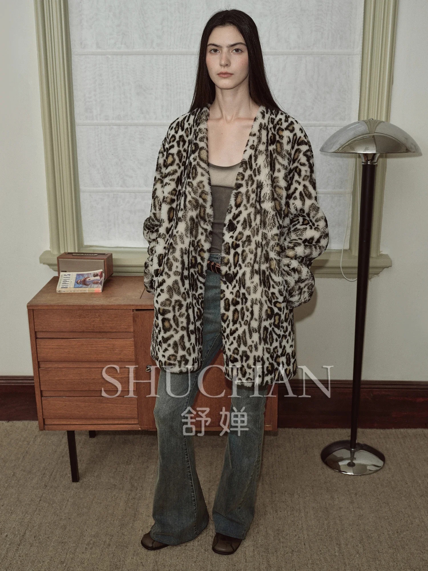 

Wild V-neck Irregular Leopard Print Medium and Long Merino Double-faced Fur Jacket Winter 2024 New Warm Coat