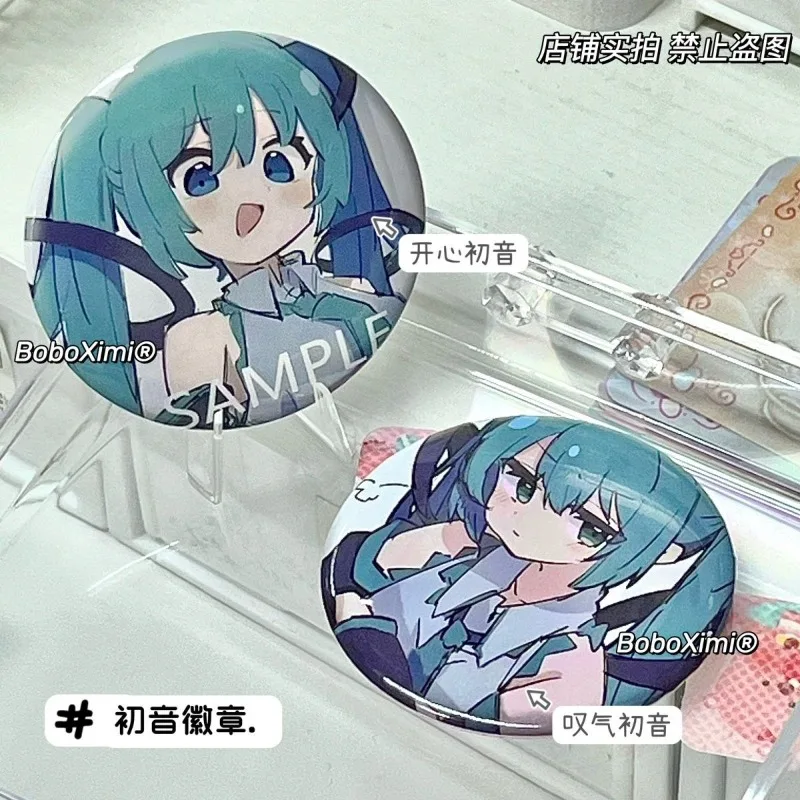 Broche de Anime Hatsune Miku, Emblema Redondo de Metal, Acessórios para Bolsas, Presente para Amigos, Coleção de Fãs, Ornamento para Cosplay