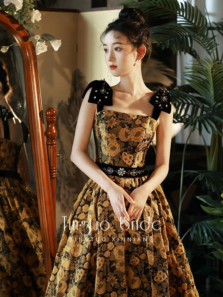 Golden Yellow Print Flowers Celebrity Dresses Black Bow Spaghetti Strap Square Collar Court Birthday Host Prom Evening Gowns