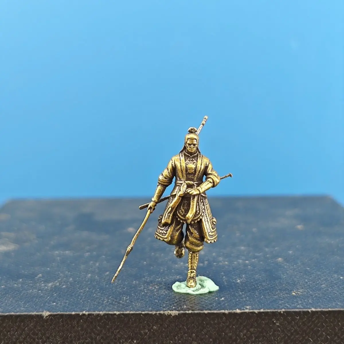 Brass Game, Sun Wukong and Erlang God Figure, Ancient-style Figure, Bonsai, Fish Tank, Rockery, Landscape Decoration
