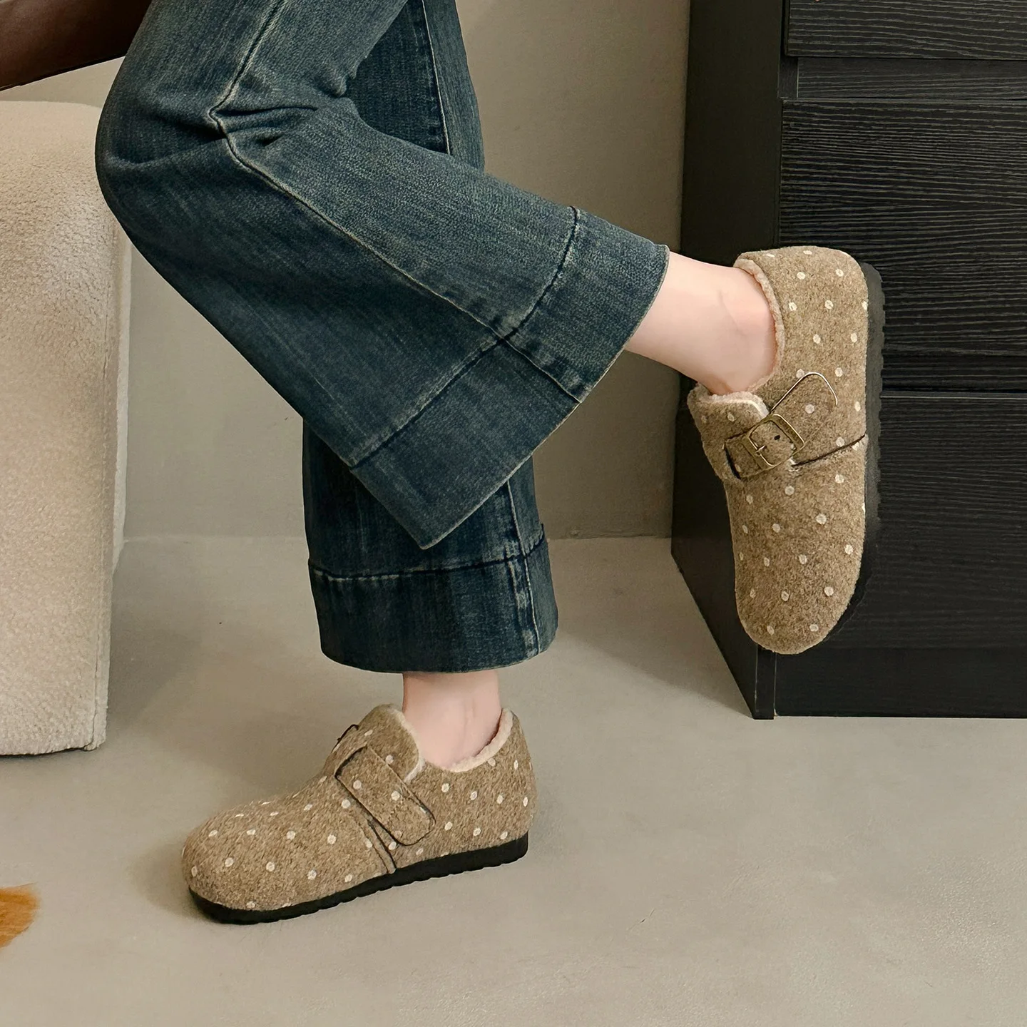 Retro Polder Point Lamb Wool Boots Women Autumn Winter Plus Velvet Warm Cotton Boots Metal Buckle Round Casual Mary Jane Flats