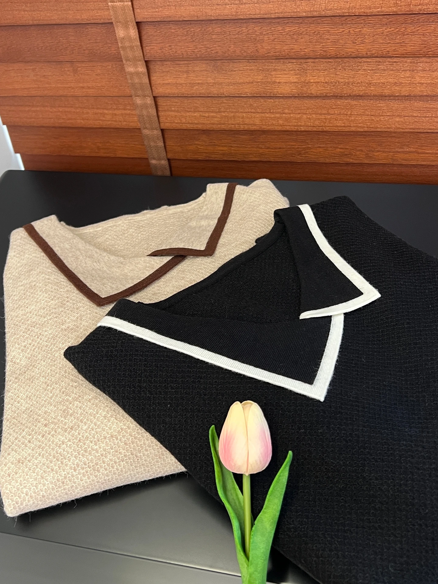 Early Autumn Thin Long Sve Knitted Sweater Loose Base irt Top for Middle-Aged Mothers Comfortable Warm Faionable