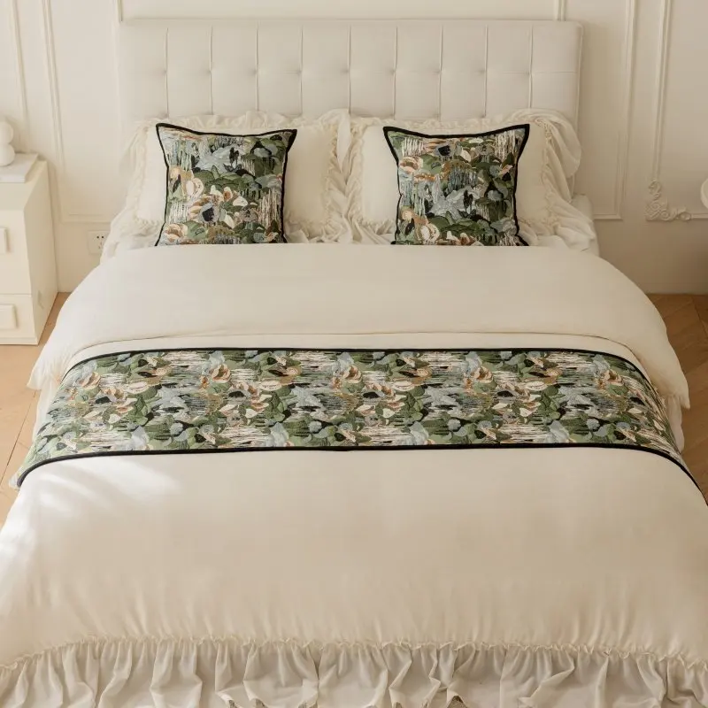 High-End Vintage Green Forest Jacquard Bed Scarf Modern Retro Luxury Bed Runner High Quality Texture Bedend Towel Pillowcase