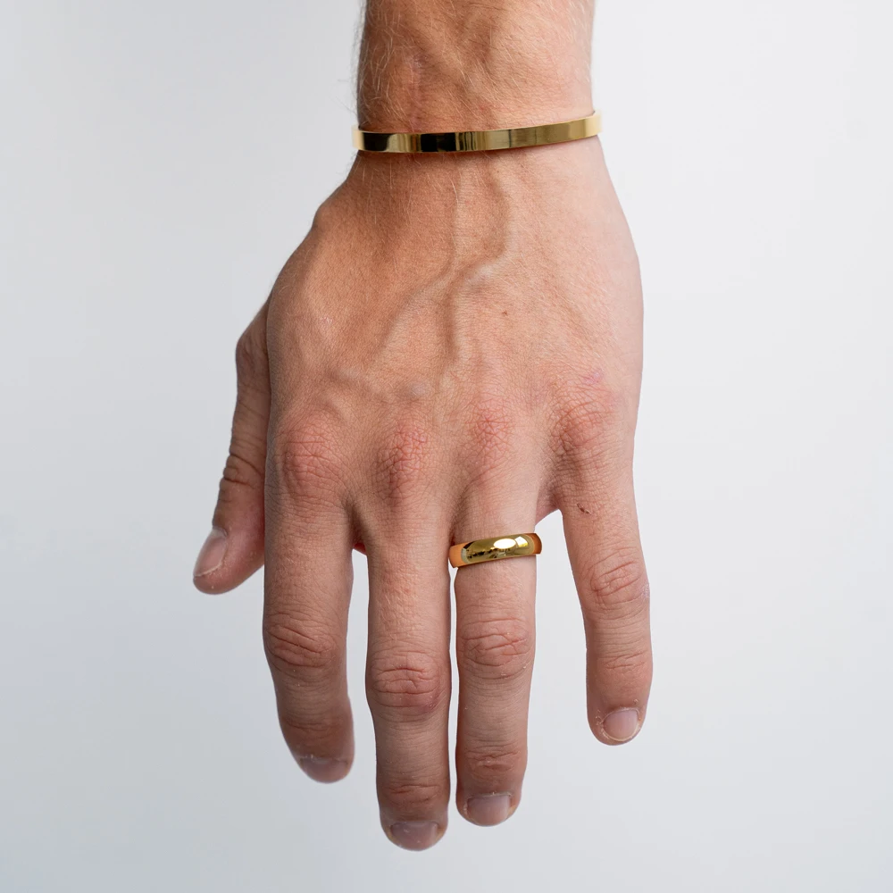 Glatter, hochglanzpolierter 8-mm-Edelstahlring, 18-karätig vergoldet, breiter Fingerring, minimalistischer, modischer, wasserdichter Schmuck. – Detail 5