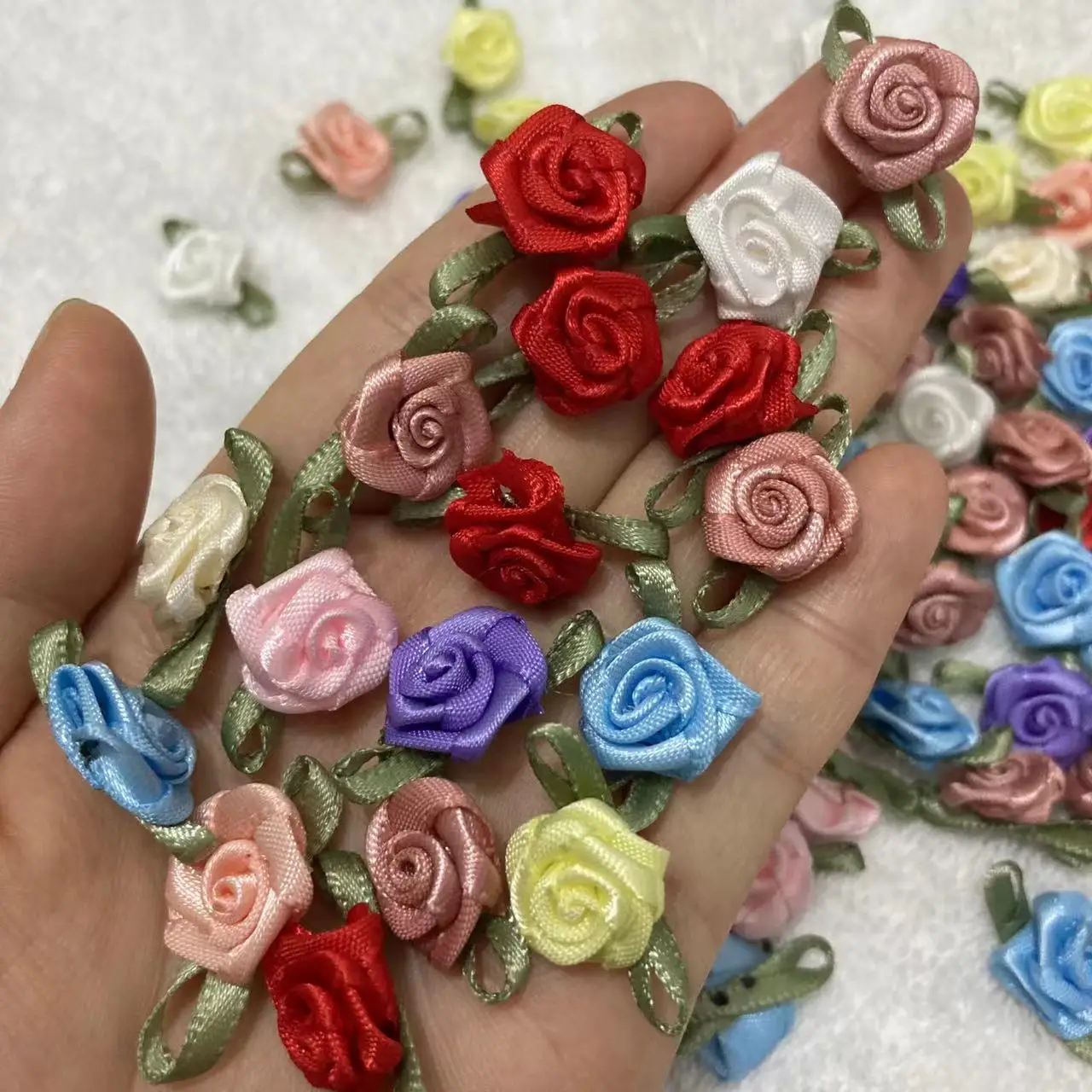 

50PCS/Lot Mini Handmade Artificial Rose Flower Satin Ribbon Fabric Appliques For Wedding Decoration Craft Sewing Accessories