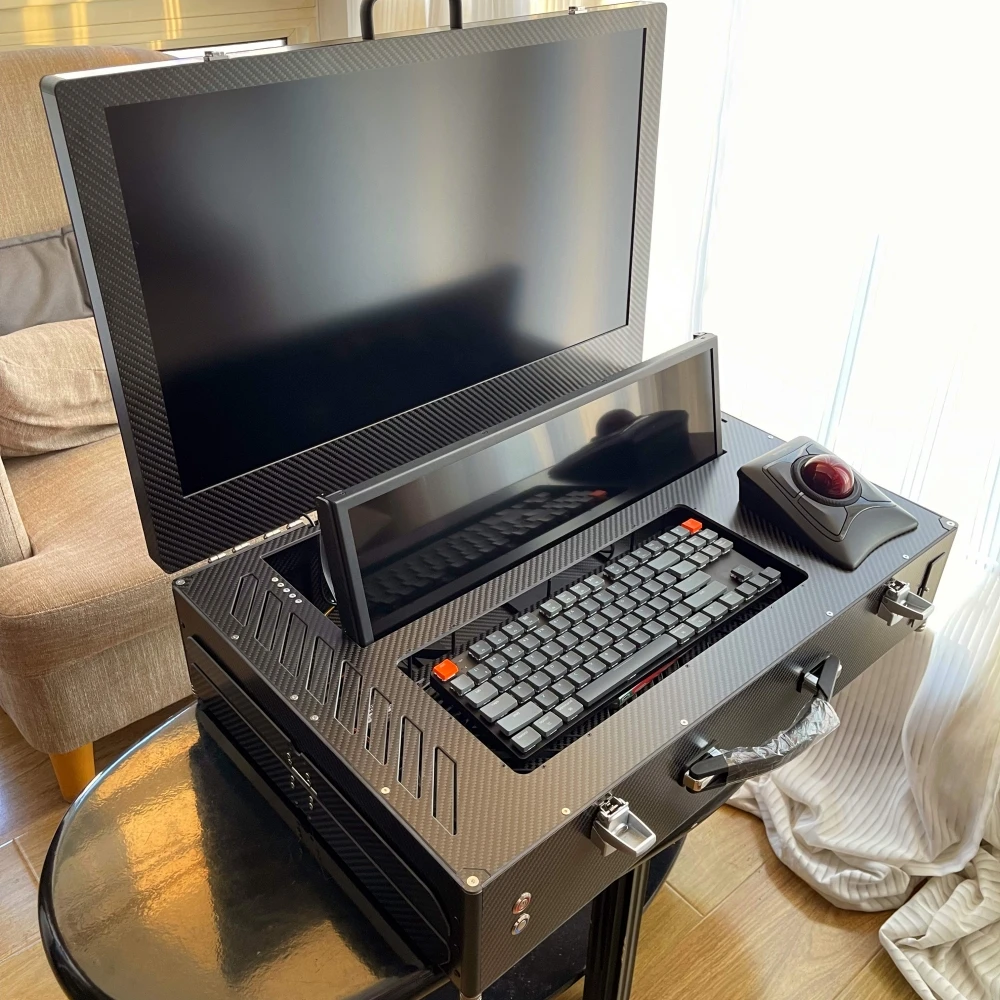 

27-Inch Laptop Mobile Workstation 5090 Graphics Card Game Room Box Computer