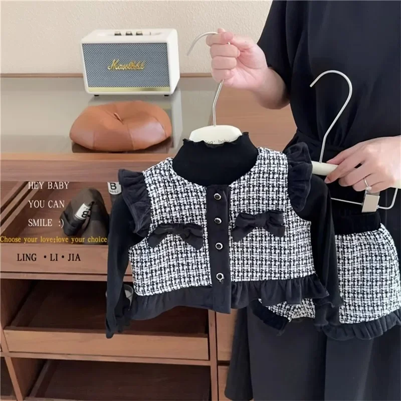 Two Pieces Autumn Baby Girls Clothes Grey Plaid Bowknot Decorated Black Border Sleeveless Vests Waistcoats Loose Shorts Pants