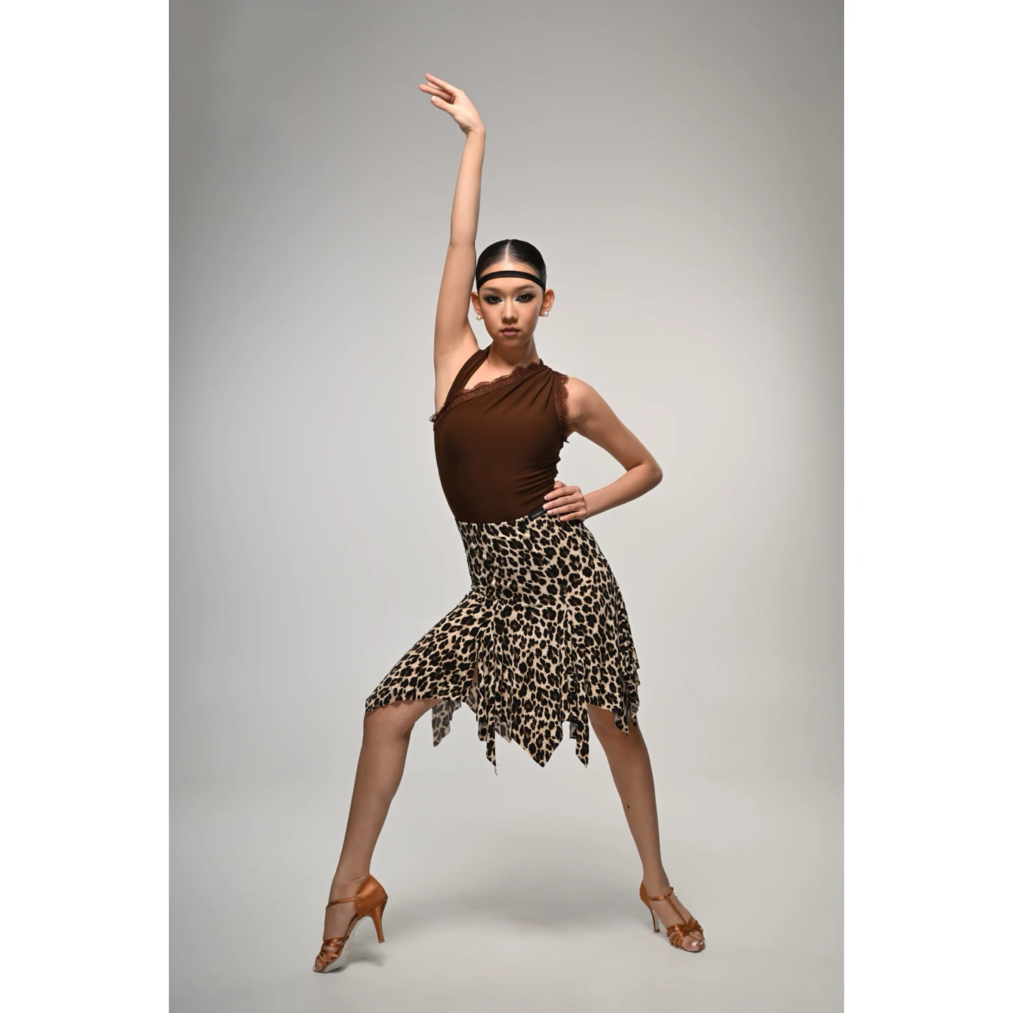 Costume de danse latine pour femmes, imprimé léopard, col irrégulier, combinaison, vêtements d'entraînement, Chahcha Samba, vêtements de danse latine, DN21466