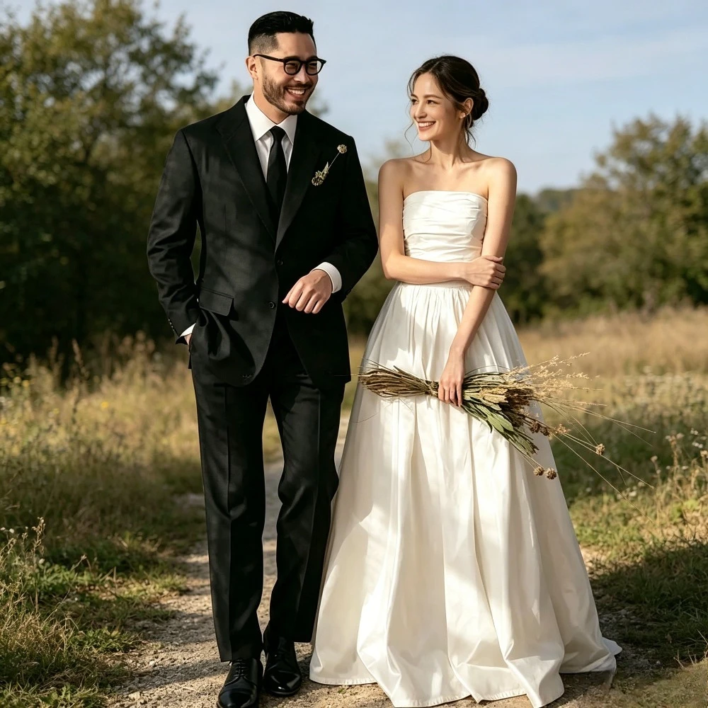Customized Strapless Pleated Satin Wedding Dresses Simple Strapless A-line Floor Standing Bridal Gown Korean Solid Color Elegant
