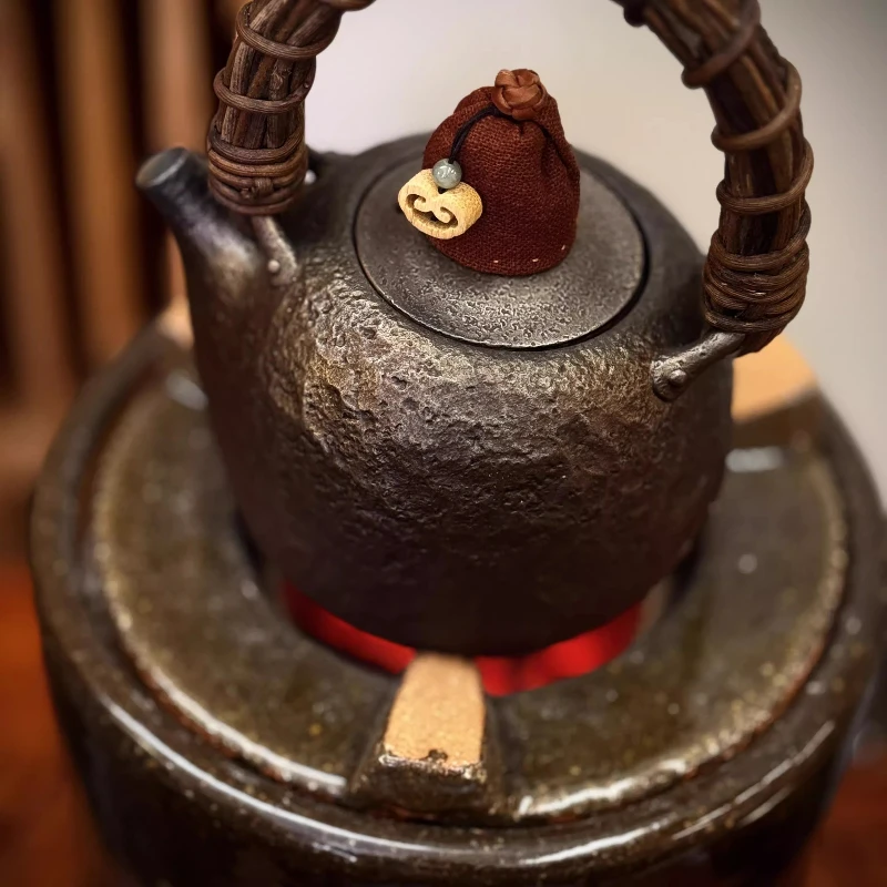 

Iron pot Kettle Boiling teapot Carbon stove Surrounding stove