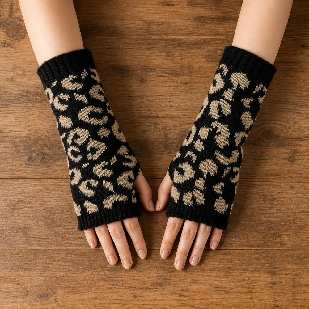 Leopard Print Women's Knitted Gloves Cold-Proof Windproof Driving Gloves Touchscreen-Friendly Thicked Fingerless Gloves