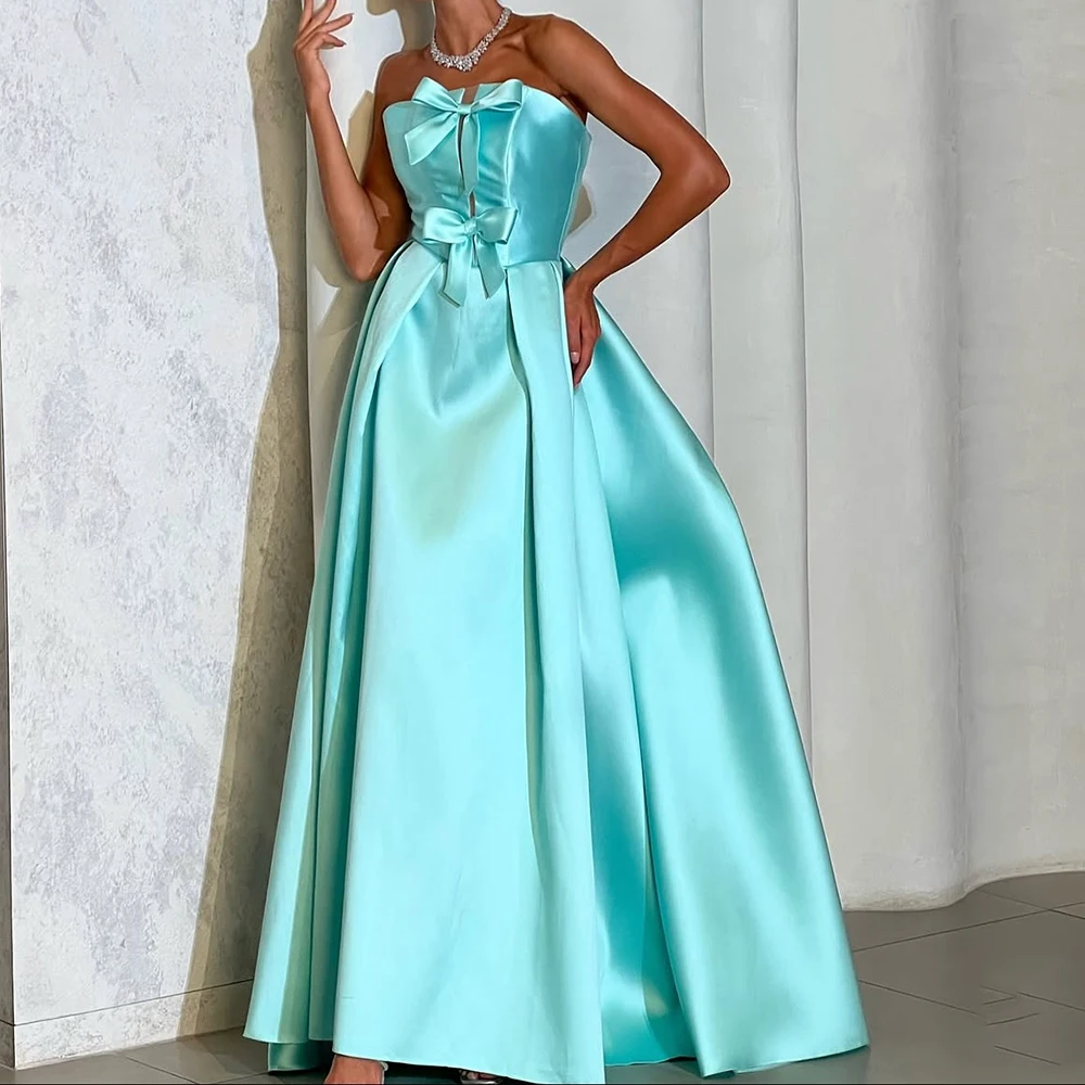 Op maat gemaakte A-lijn avondjurken Vloerlengte strapless mouwloze galajurk Fsahion strik Eenvoudige gedrapeerde rugloze feestjurk