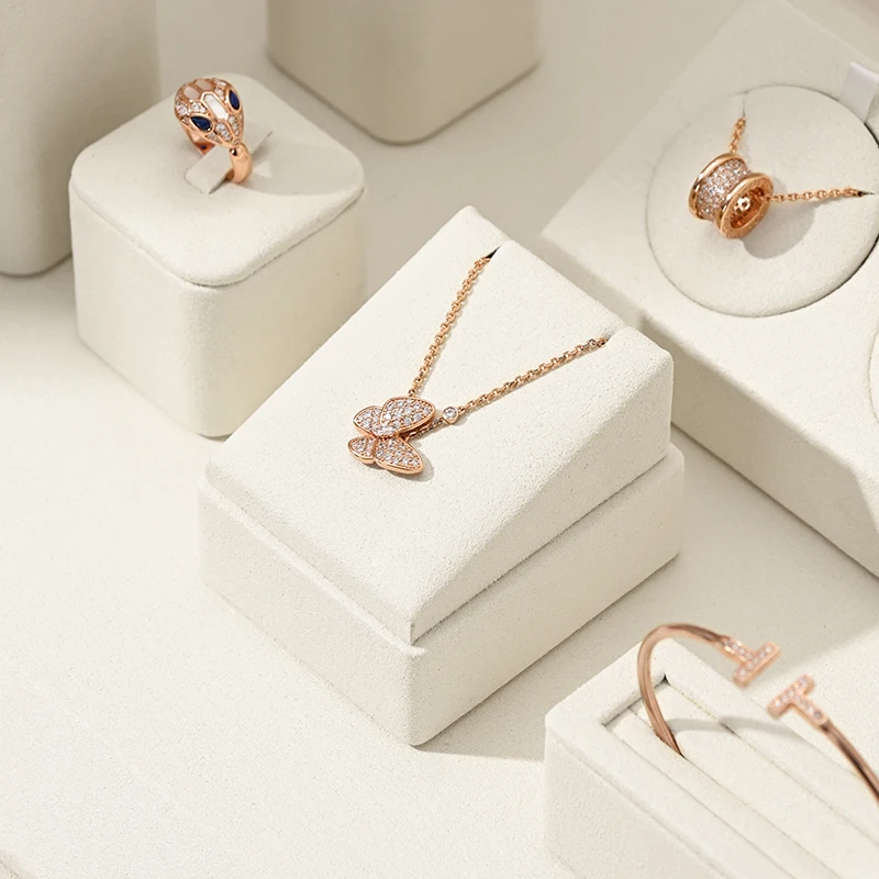 Oirlv Espositore per gioielli beige per anello, orecchino, collana, supporto per bancone della finestra del negozio, per oggetti di scena per esposizione di gioielli