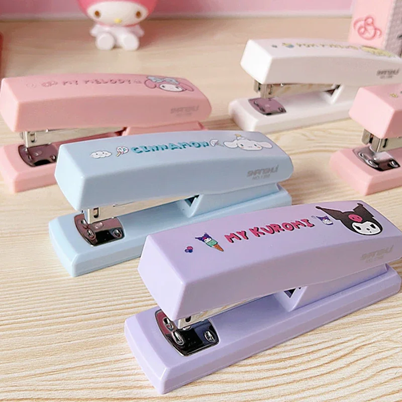 Imagem -05 - Máquina de Encadernação Portátil Sanrio Grampeador Bonito Olá Kitty Kuromi Pachacco Cinnamoroll Melody Material Escolar Office Binding Tools