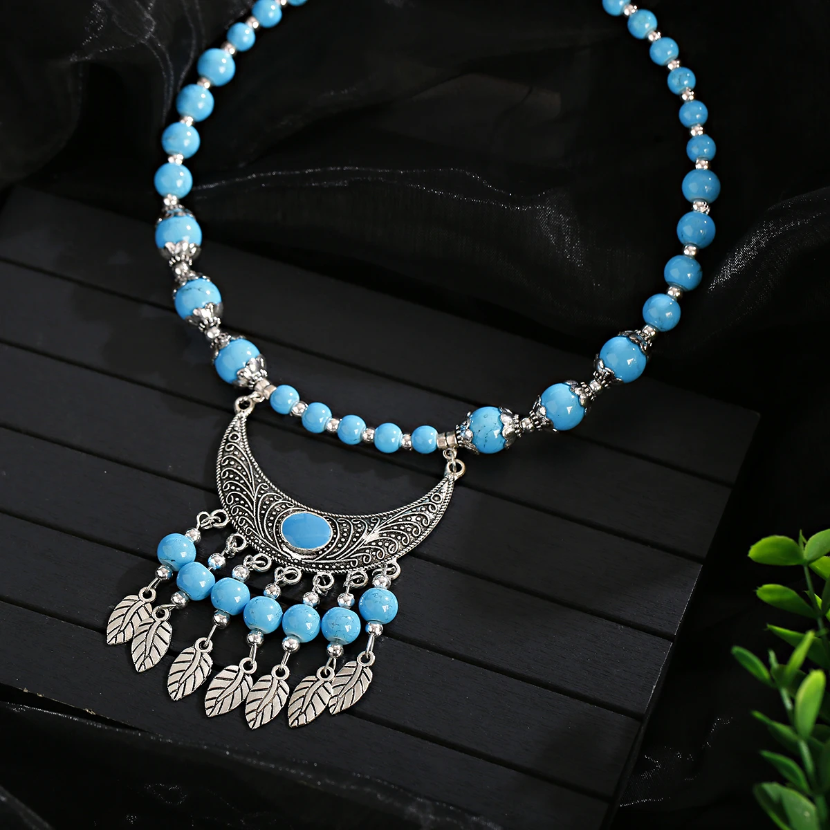 Ethnic Fashion Blue Stone Crescent Pendant Necklace Women Vintage Jewelry Silver Color Leaf Tassel Choker Collares Joyeria Mujer