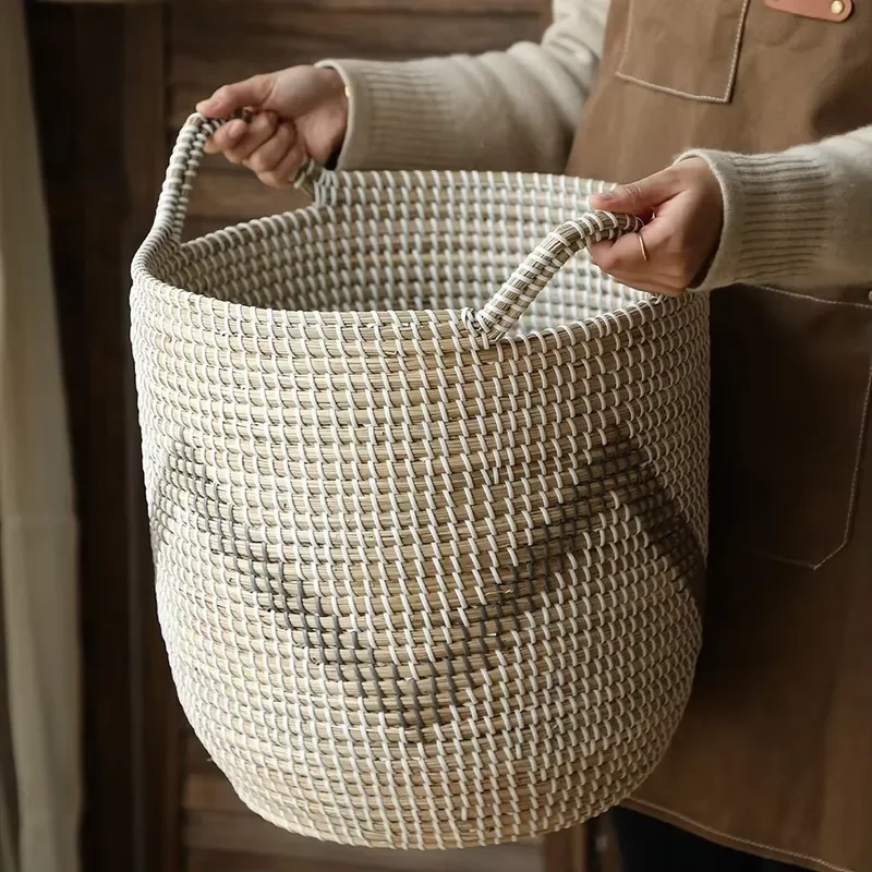 Girida's new modern round seaweed hand-woven eco-friendly storage basket for quilts, clothing, and multi-purpose homes