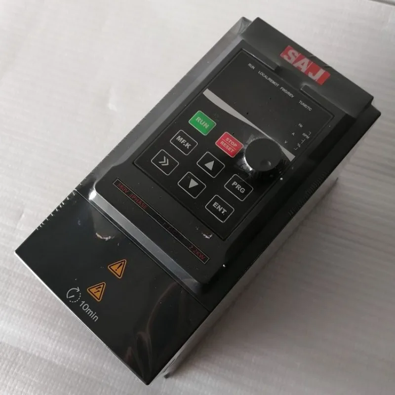 Inverter single-phase 220 three-phase 380V motor water pump fan frequency conversion VM1000B