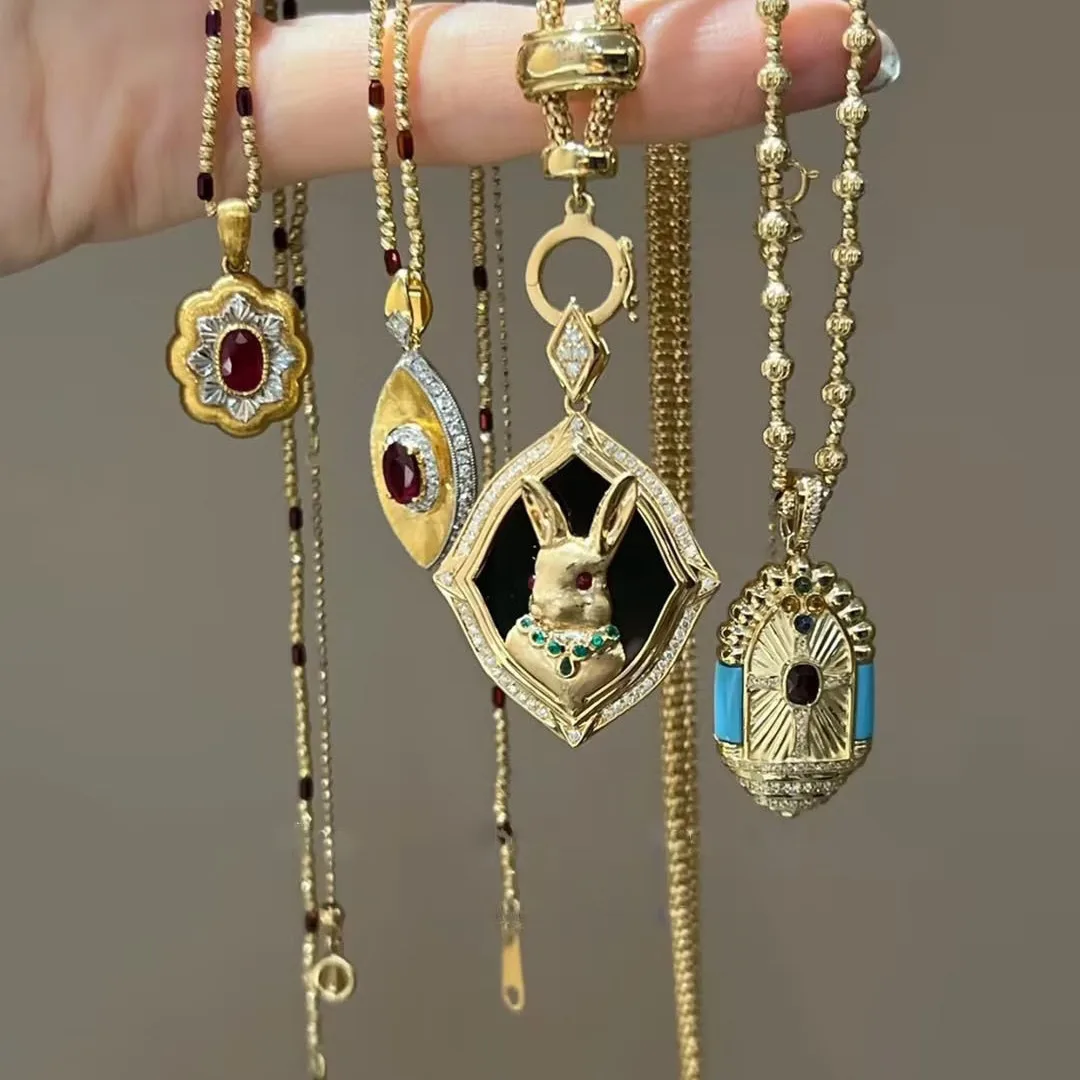 European and American Retro Medieval Niche Vintage Necklace Bai Bei Black Enamel Heavy Industry Rabbit Precision Clavicle Chain