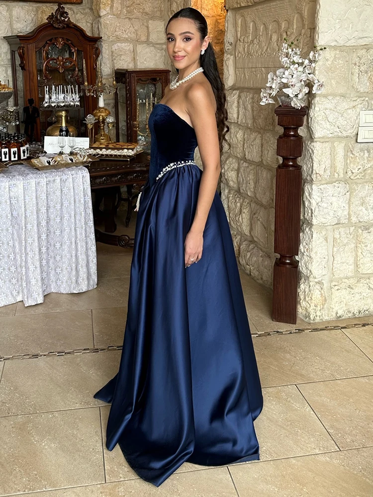 Elegancka sukienka wieczorowa bez ramiączek, w stylu koktajlowym, z satyny w kolorze granatowym, zdobiona perłami, seksowna, formalna, idealna na galę, długa sukienka maxi.