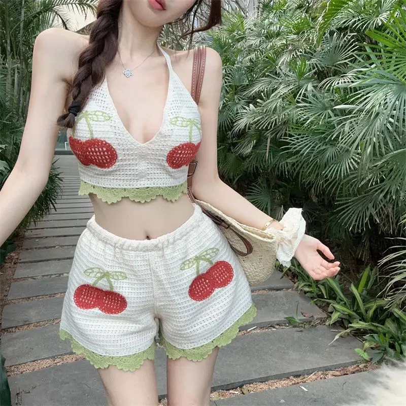 

Summer New Women's 2 Piece Set Sweet Print Cut-out Crochet V-neck Camisole Top and Shorts Vacation Style Outfit Set