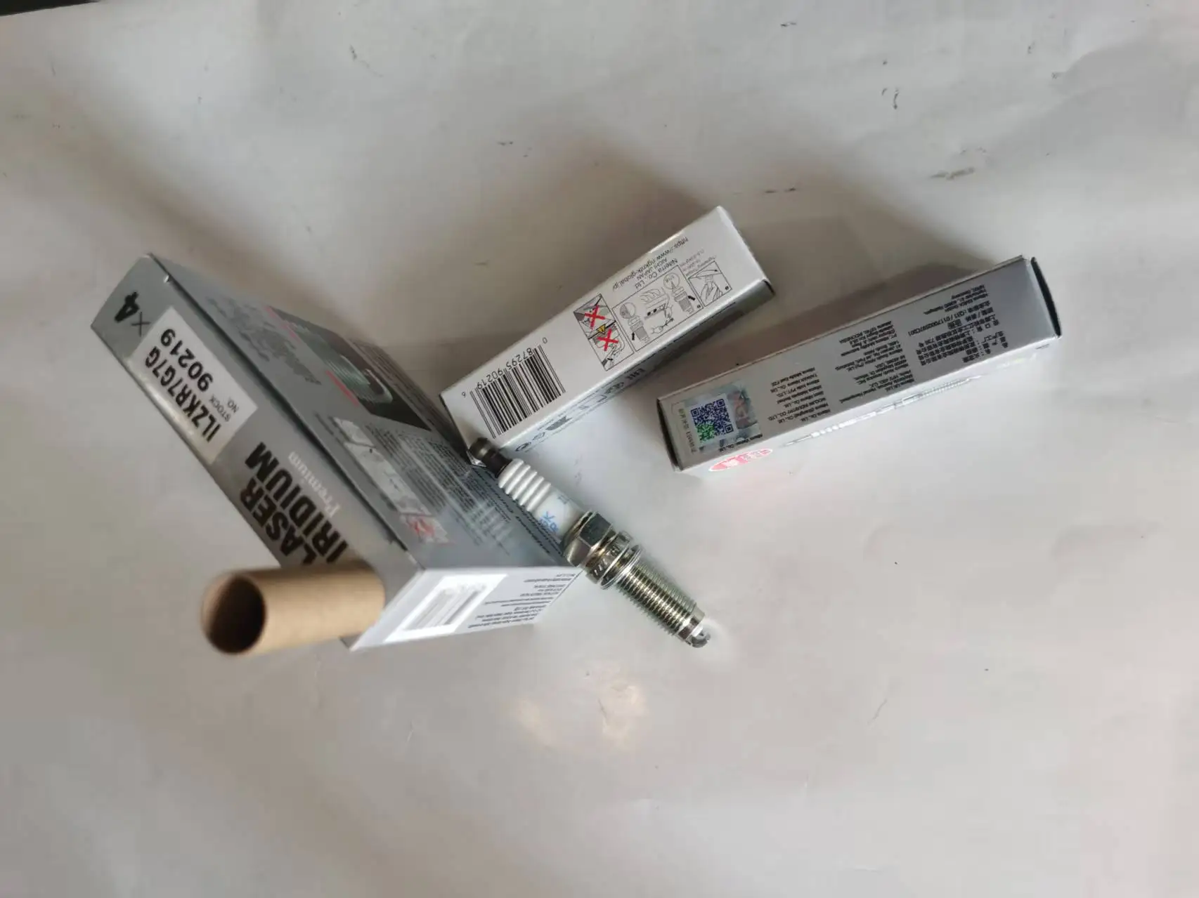 

4 шт. Иридиевые свечи зажигания Laser Iridium ILZKR7G7G 90219 для Jeep/Dodge/Alfa 2.0T