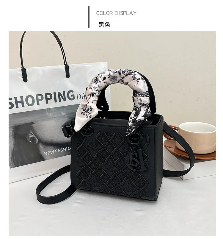 

Embroidery Diamond Check Senior Crossbody Bag Personality Luxury All Fashion Silk Scarf Shoulder Handbag Women's Bag
