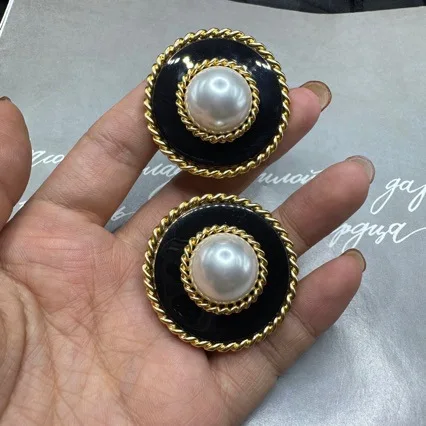Round Button Pearl Stud Earrings Women Gold Twisted Metal Black Acetate Resin Copper Retro Elegant Statement Ear Jewelry