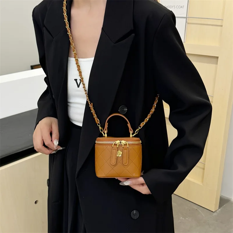 Sac à main en cuir de luxe pour femmes, fourre-tout classique élégant, fourre-tout à bandoulière, sac à main de styliste élégant pour les looks chics quotidiens