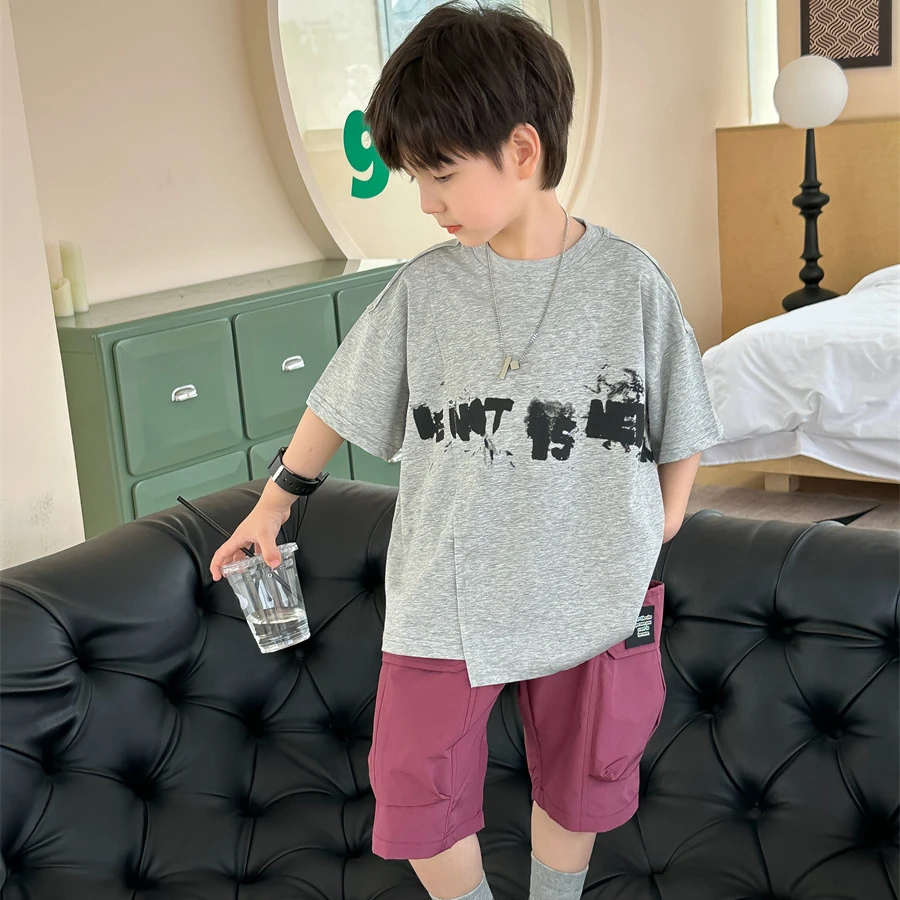 Kinderen Bedrukt T-Shirt 2024 Zomer Nieuwe Koreaanse Onregelmatige Korte Mouw Dun Alfabet All Match Fashion Zomer Kids Korte Mouw