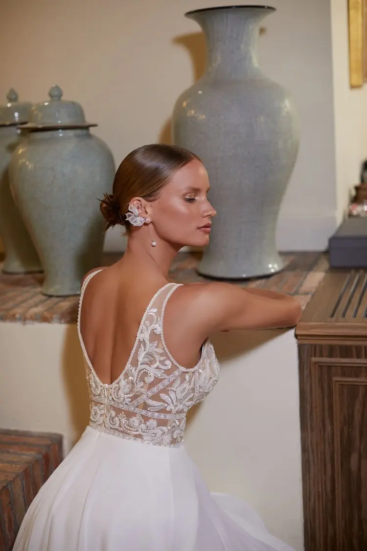 Beach Women's Wedding Dresses V Neck Vestidos De Novia Sleeveless Customized Bride Gowns Lace Appliques 2026 Bridal Dresses