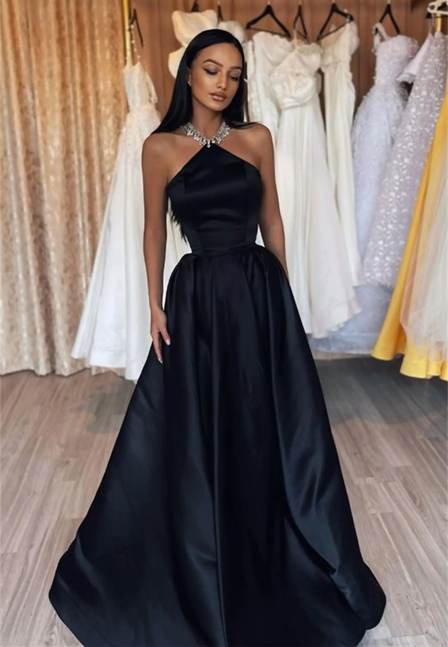 Black Dubai Luxury Evening Dress Party Evening Elegant Luxury Celebrity Halter Neck Dresses for Prom Dress 2024 Line A Satin