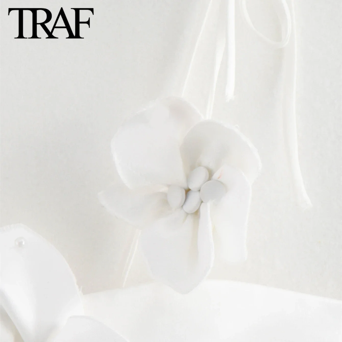 TRAF Women Fashion Summer New White Handmade Flower Decoration Top Blouse Street Clothing Vest Tank Chic Ladies Crop Tops Mujer