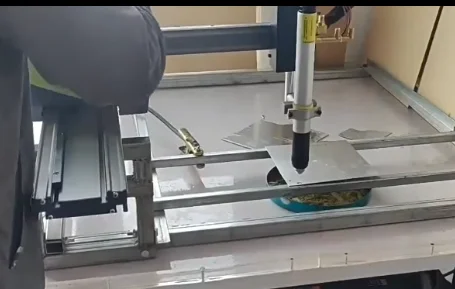 Suitable for mini portable CNC flame plasma cutting machine, fully automatic and semi-automatic small bee imitation cutting