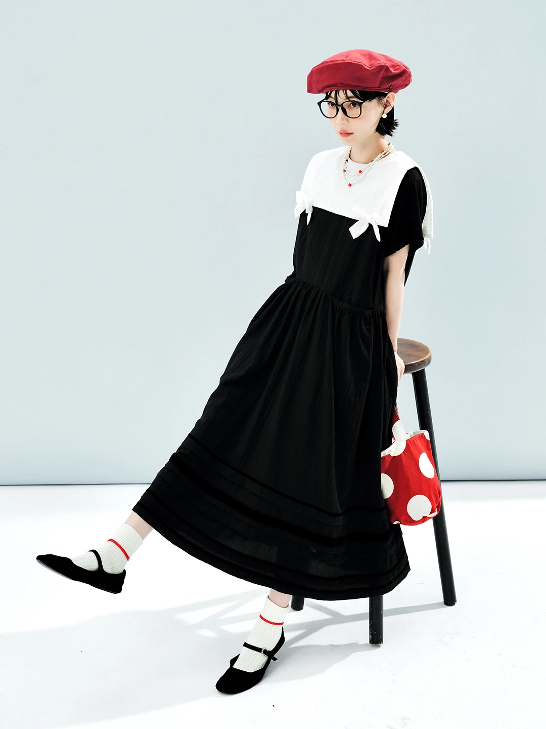 IMAKOKONI original design short-sleeved black and white contrasting bow casual summer mid-length dress for women 244599