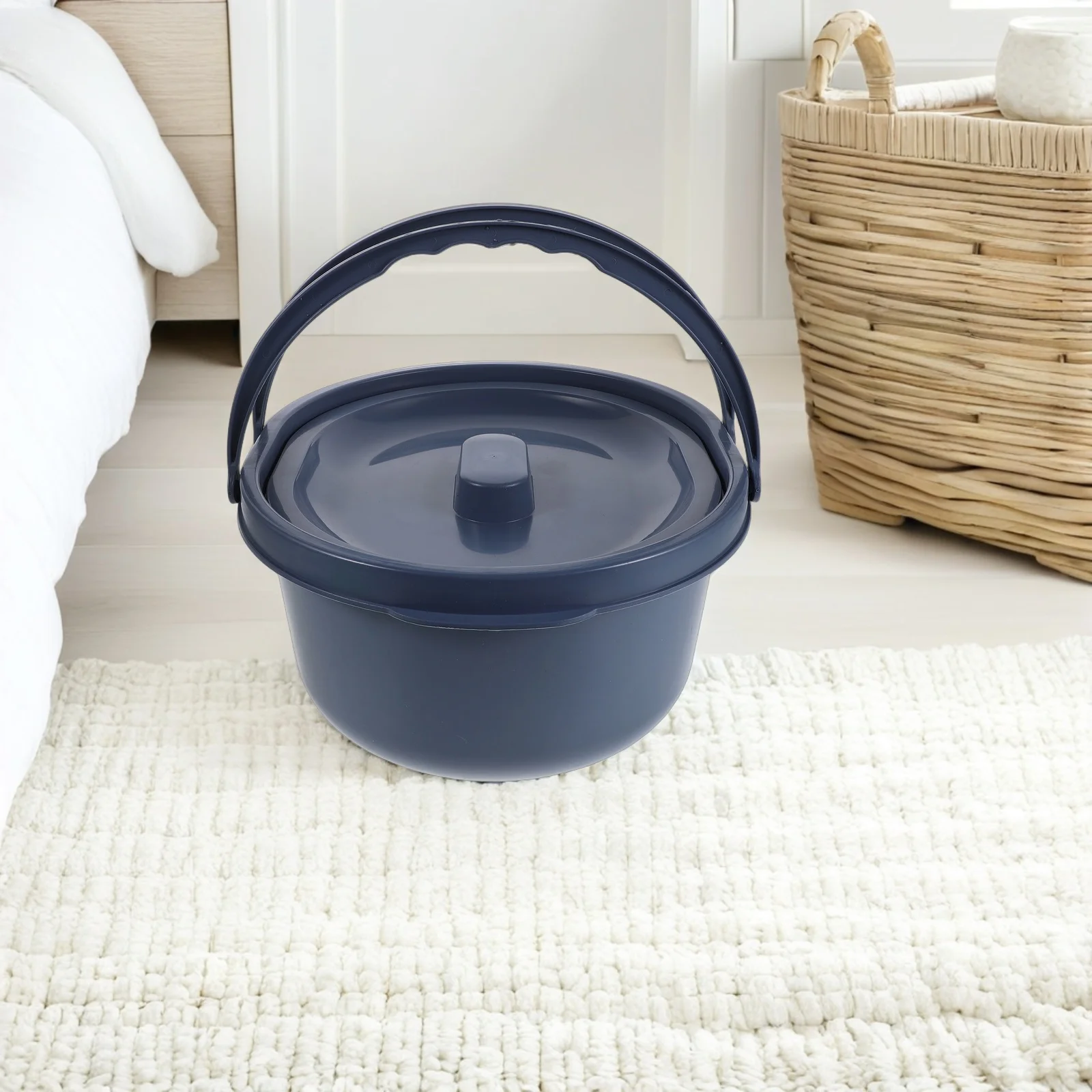 مقلاة سرير لكبار السن: وعاء بول محمول مع غطاء دلو صوان عالي التحمل للاستخدام المنزلي في المستشفى أثناء السفر وغرفة النونية والمرحاض