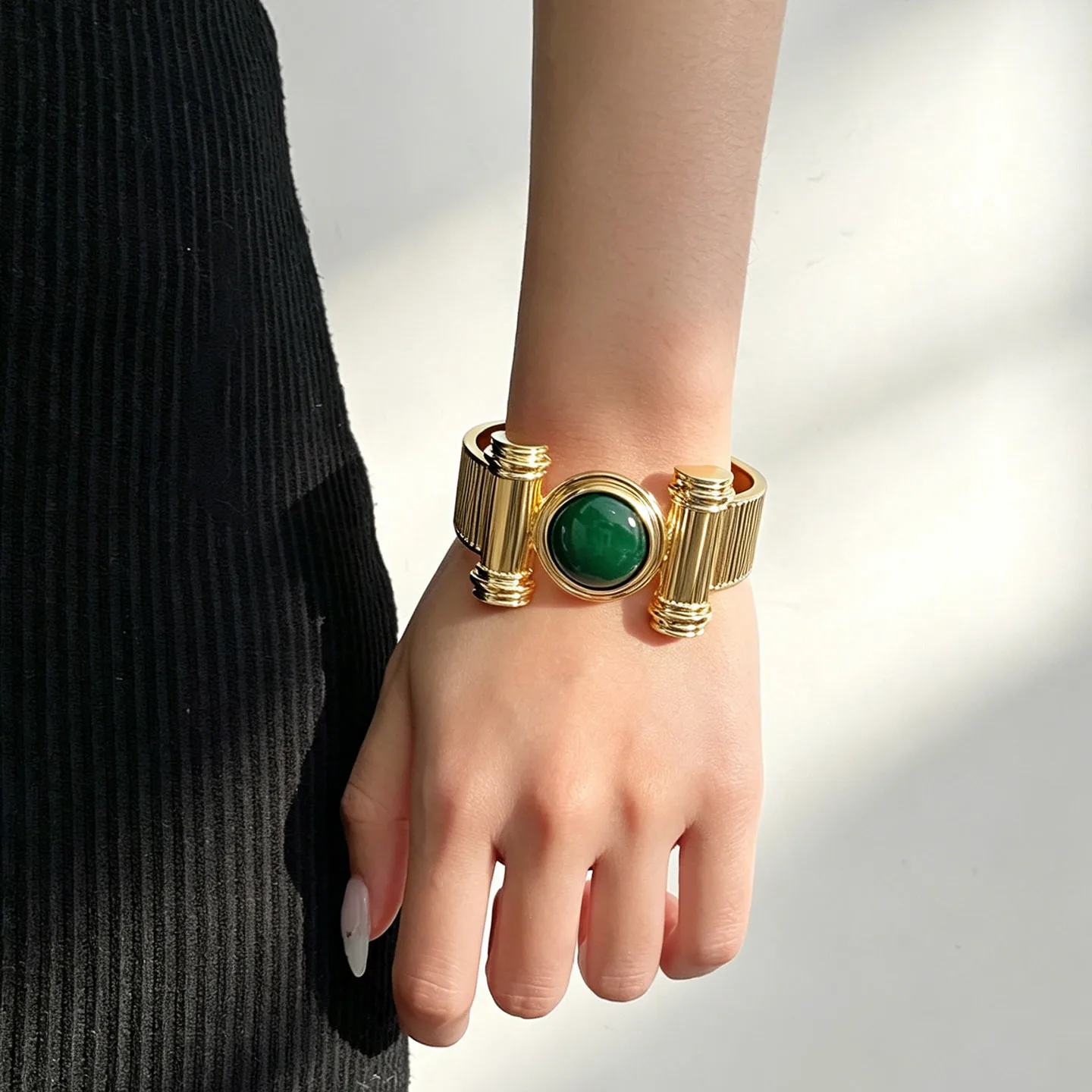 Vintage Roman Column Open Cuff Bracelet Women Round Green Stone Gold Metal Statement Adjustable Wrist Jewelry