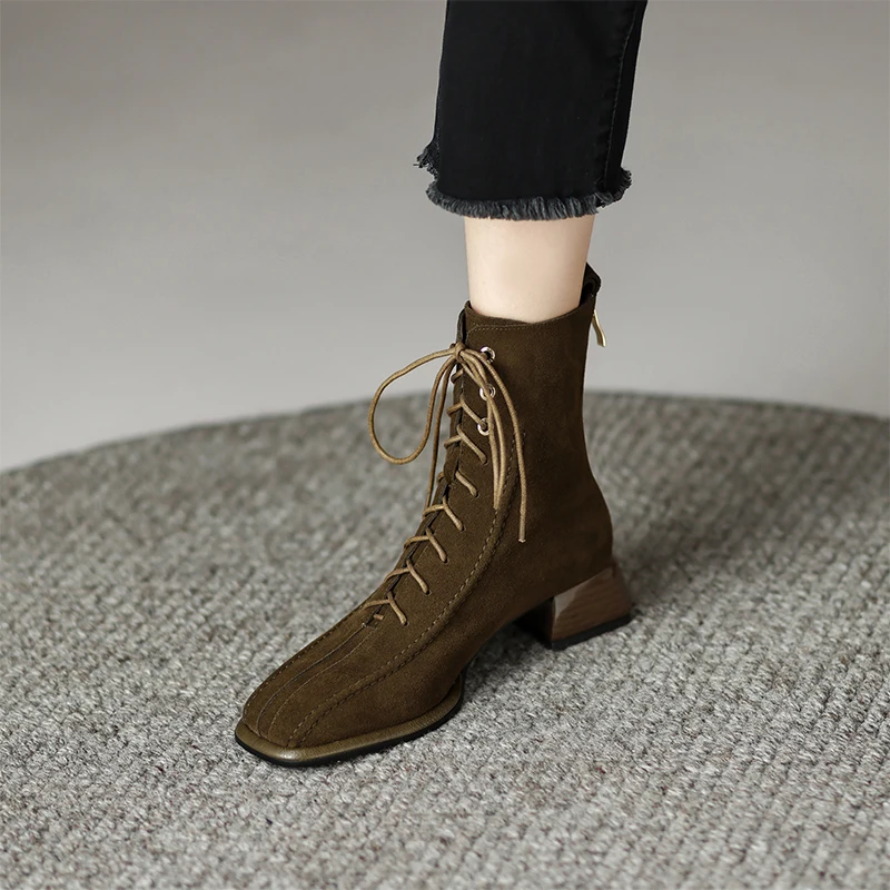 

Новинка 2023 года, осенние ботильоны на молнии сзади, теплая модная обувь с коротким квадратным носком на шнуровке, женские уличные модные ботинки на высоком каблуке