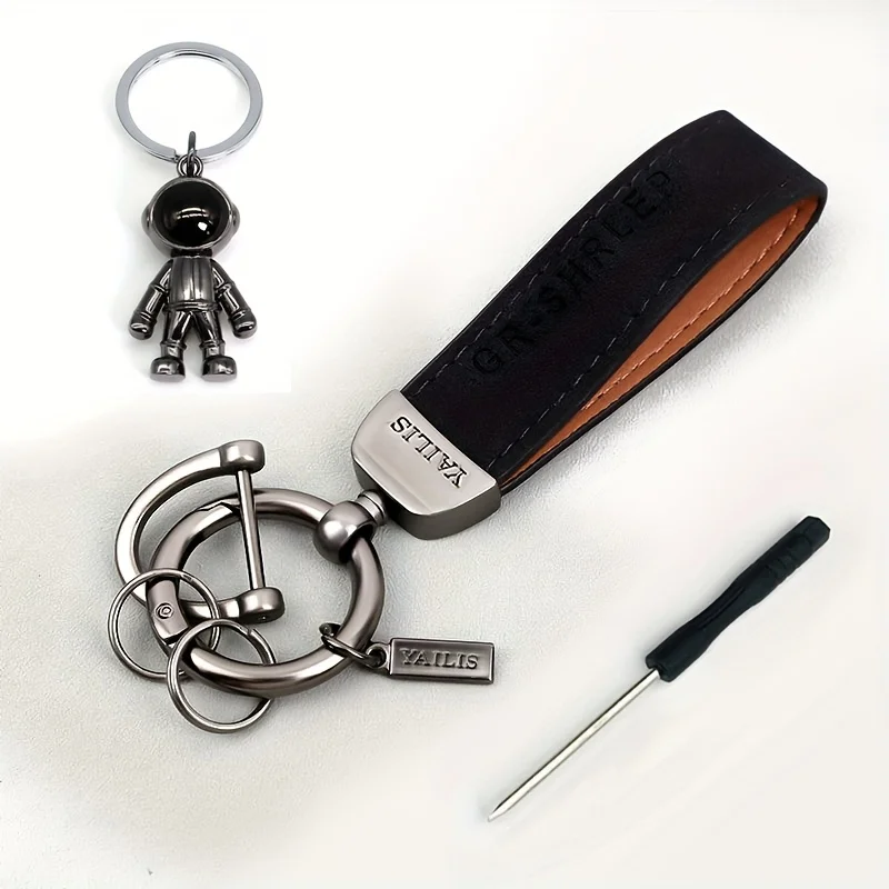 Car Keychain Astronaut Pendant Leather Key Chain Ring Ornaments Creative Gifts for Men and Women Keychain Accessories