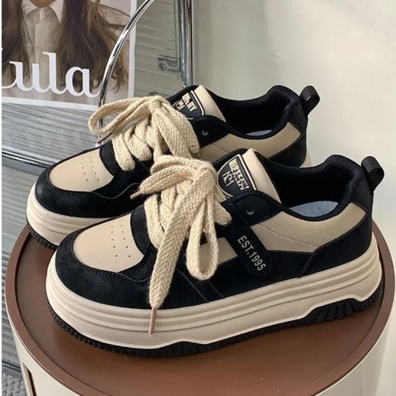 

Autumn New Versatile Womens Leather Casual Shoes 2025 New Vintage Student Skateboard Shoes Korean Female Designer Flats Sneakers