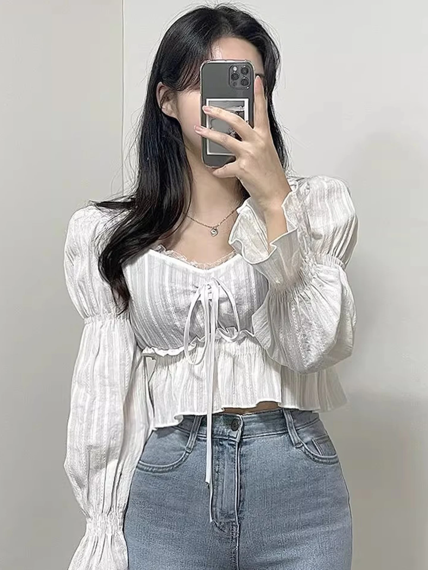 

Liaoning Spring New Style Gentle Lace V-neck Belted Knot Slim Bell Sleeve Short Shirts Women's Polyester Fiber