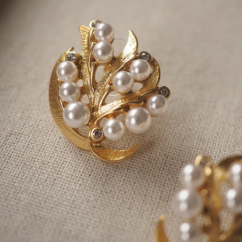 2025 Western-Regal Pearl Simulant Stud Earrings - Retro-Inspired Artisan Niche Gift Jewelry