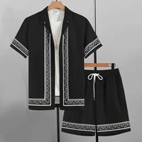 ¡Novedades 2024! Traje de vacaciones de verano para hombres, camisa con borde con textura Retro estampada, pantalones cortos de manga corta, traje de piscina transpirable de dos piezas para hombres