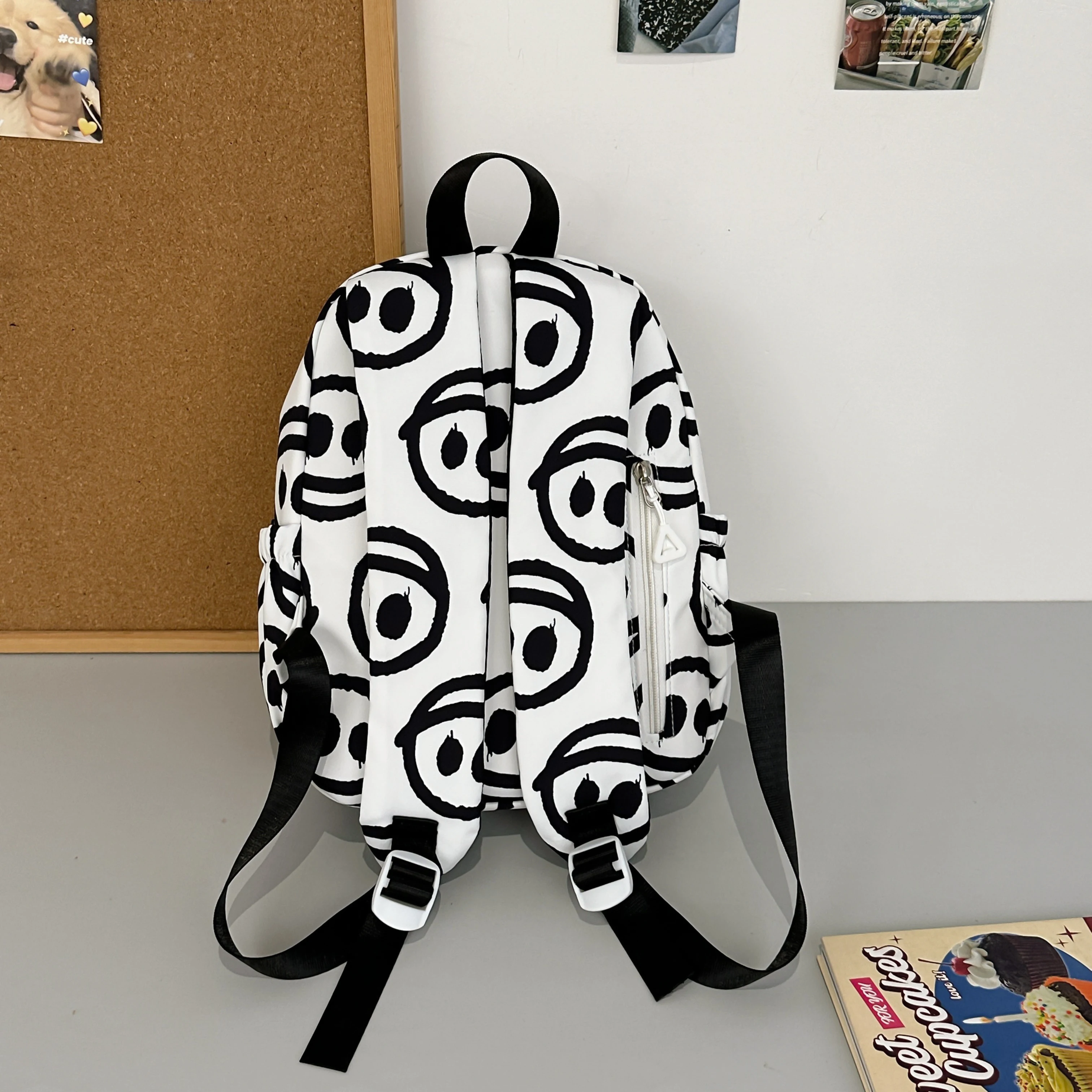 Cute Graffiti Backpacks For Girls Fresh Cloth School Bags For Little Girls 2024 New Fashion Small Leisure Or Travel Packages