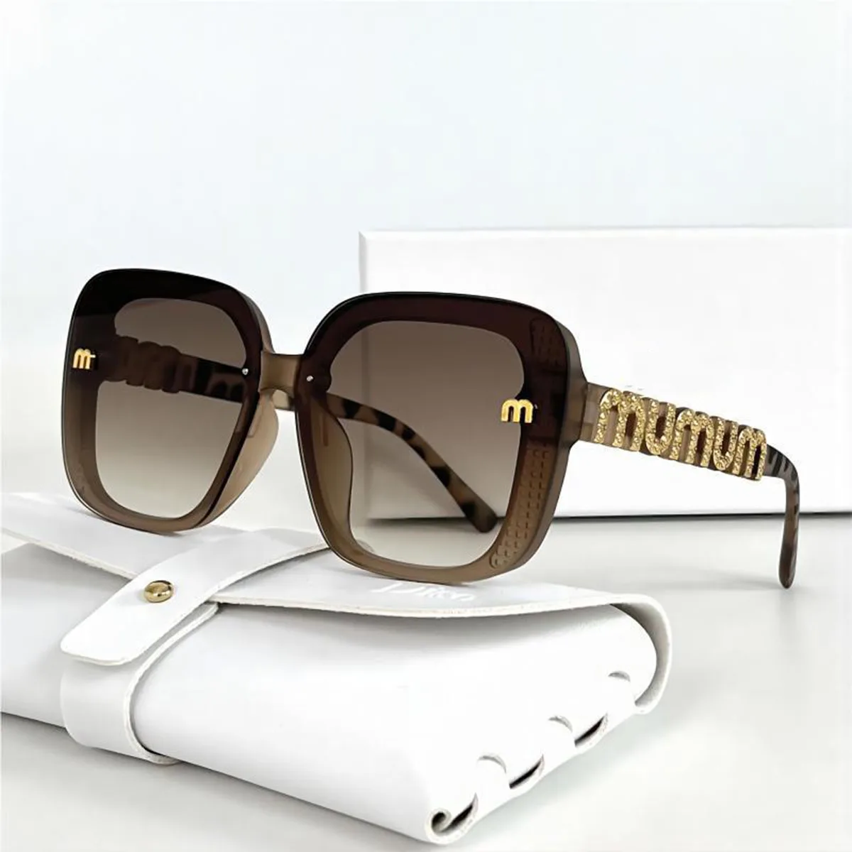 New Fashionable Sunglasses with A High-end Feel, Large Frame Sunglasses, Light Luxury Eyeglass Frame