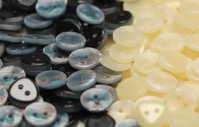 10pcs/LotSize:11mm Colorful Shell Colors two eyes resin Buttons fashion Button knitted cardigan decoration Sewing(SSA-4091)