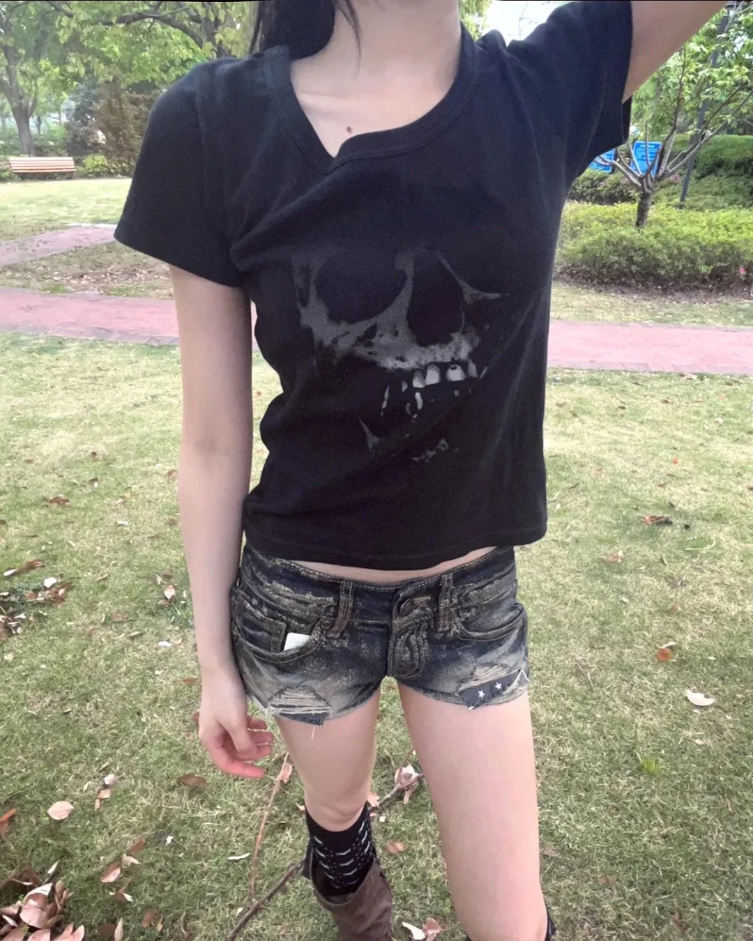 

Футболки Harajuku Shoujo Girl Эстетическая одежда Готическая футболка с принтом черепа Милые футболки с клубничным рисунком Женская рубашка Тонкий укороченный топ