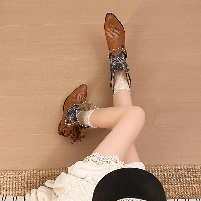 Spring and Autumn Fashion Patch Design Retro Women's Western Boots 2026 New Embroidered Fringe Decoration Slim Joker Boots