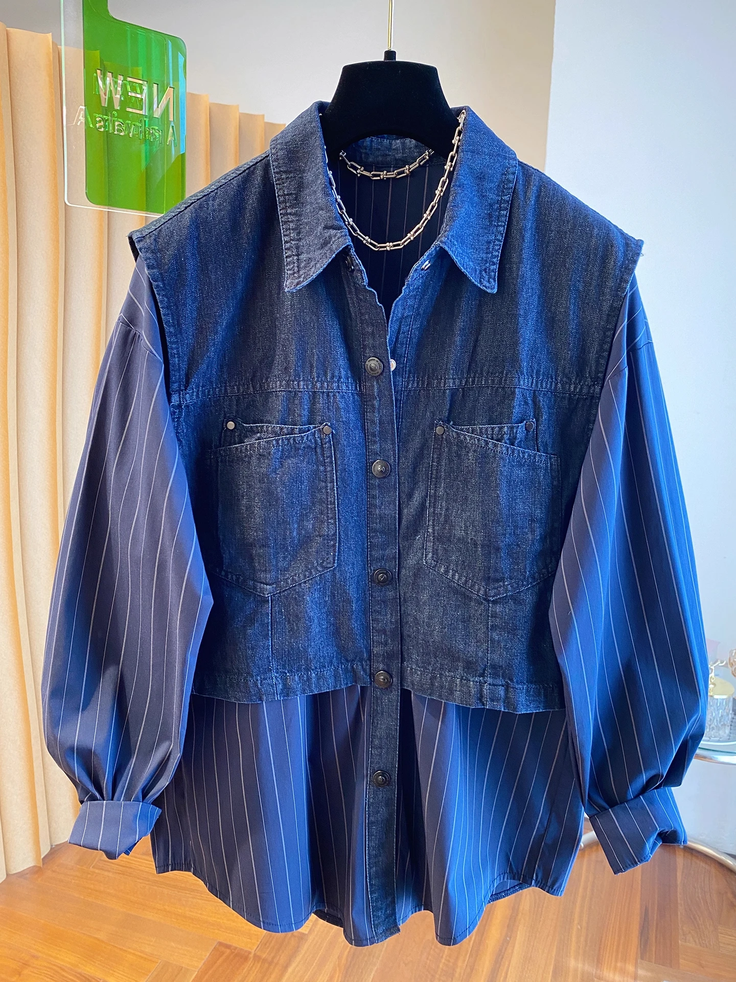 

Loose Fit Striped Denim irt ex Breathable Long Sve Button down Unique Patchwork Design Autumn Top Youth Faion Trend