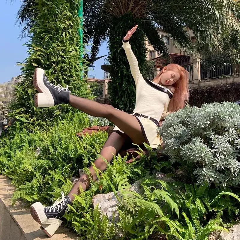 

Белые высокие женские повседневные кроссовки на квадратном каблуке, модные кроссовки на плоском каблуке, удобный внутренний материал, синтетическая кожа