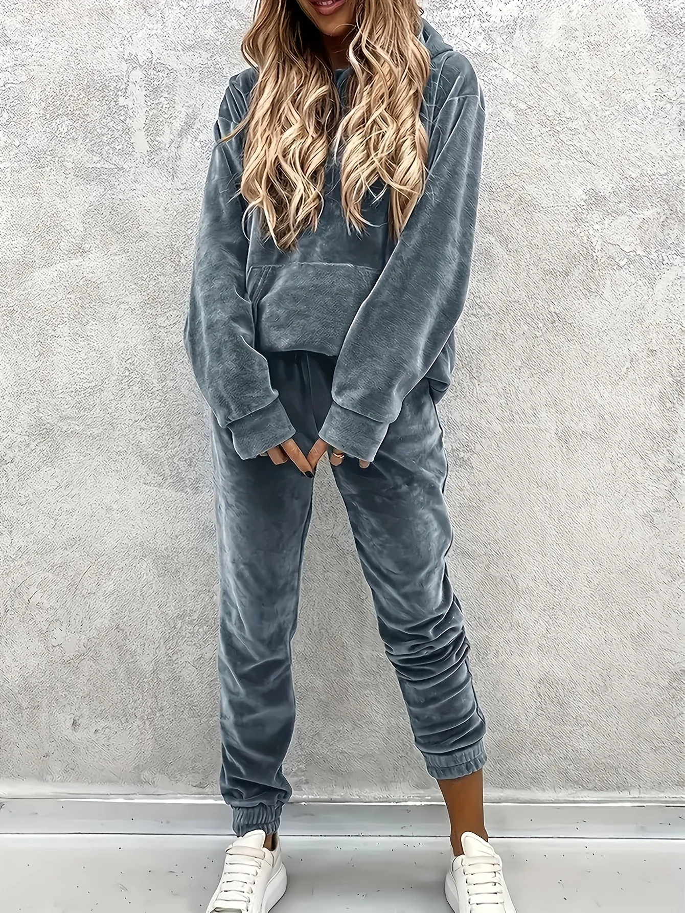 Kapuzenpullover und lockere Hosen, lässiges Plüsch-Set für Damen, 2022, Herbst und Winter, neuer Stil